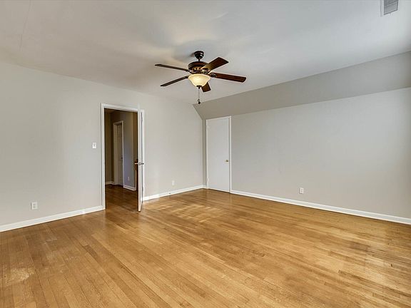 43rd image of 134 Lake Bluff Drive