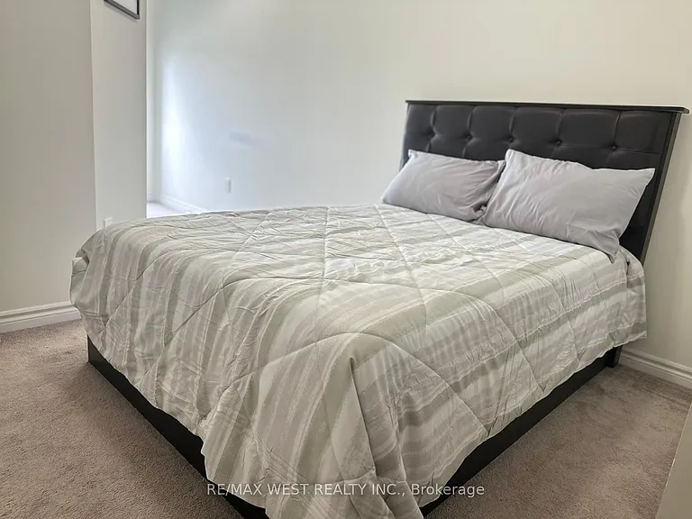 25 Heron Park Pl #3 — Photo 8
