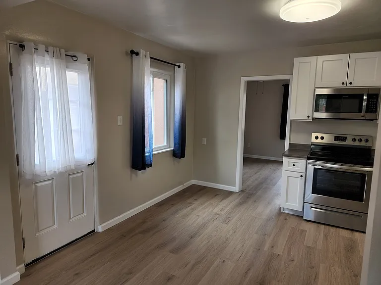 535 Cardenas Dr SE — Photo 6
