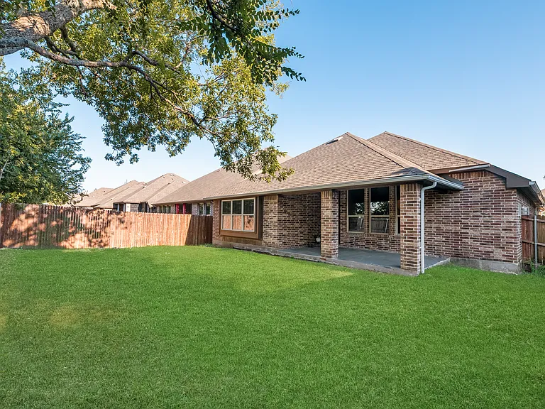 3319 Sequoia Ln — Photo 26