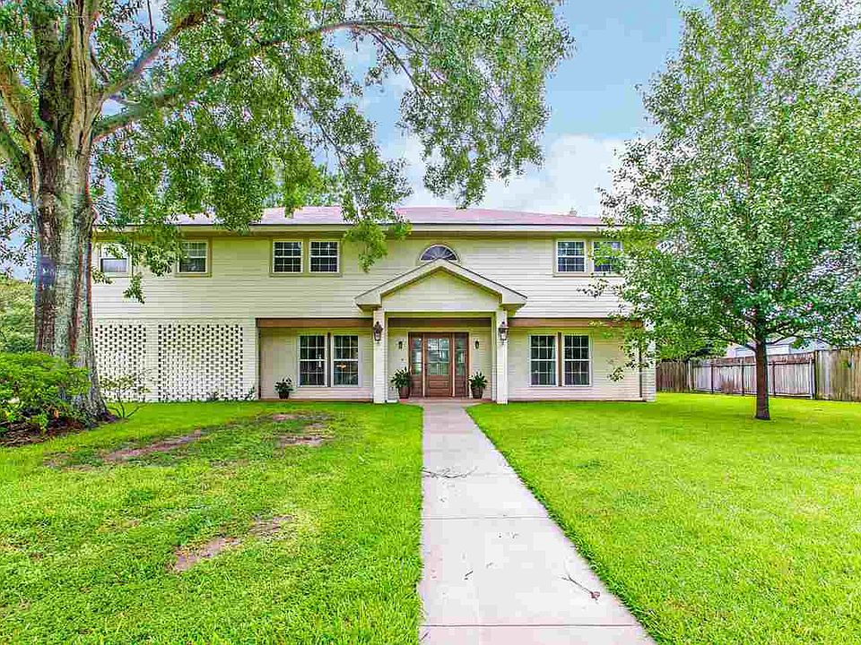 1st image of 301 Amarillo Dr
