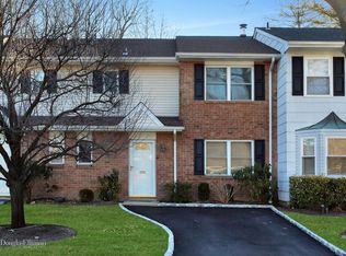 51 Manors Dr, Jericho, NY 11753