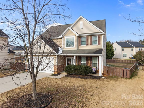 3rd image of 6003 Centerview Dr