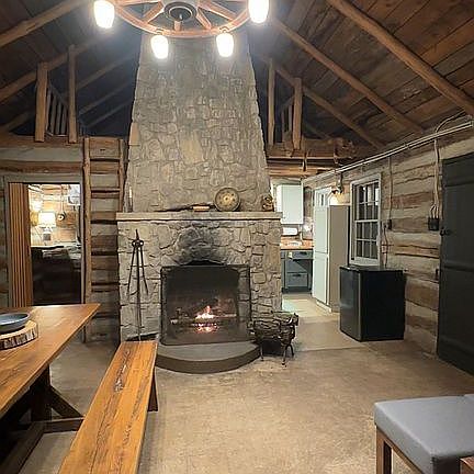 4th image of 1351 Resort Rd
