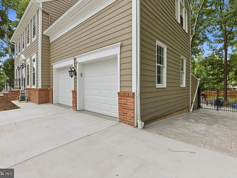 13606 Northbourne Dr — Photo 4