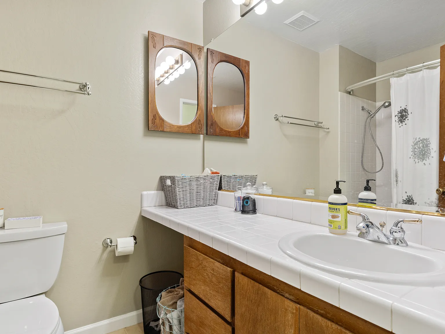 2 bed, 1.5 bath, 1306 sqft, $4,000 — Photo 4