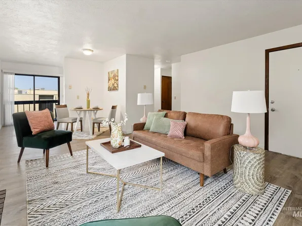 7046 W Colehaven Ln, Boise, ID 83704