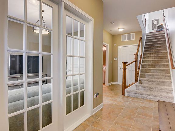 5th image of 44 Lakeview Pl