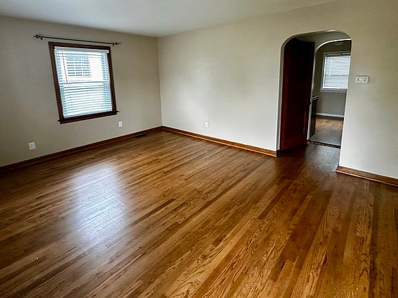 3rd image of 2778 Bellwood Ave