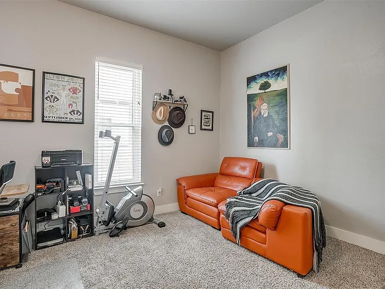 2905 S Jennings Ave — Photo 77