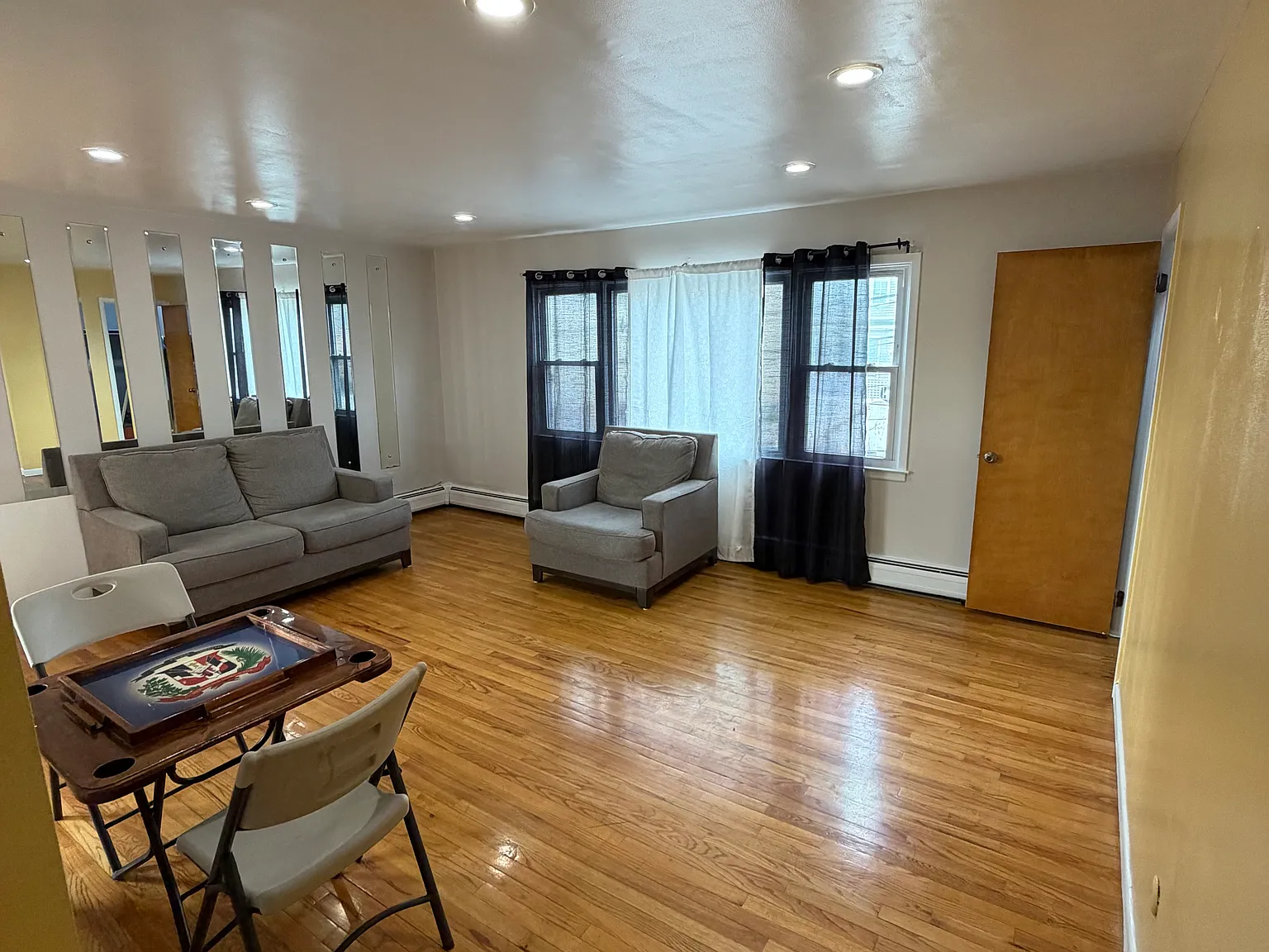3 bed, 1000 sqft, $2,800 — Photo 3