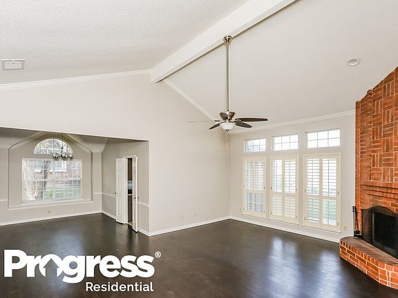 3rd image of 701 Bridle Dr