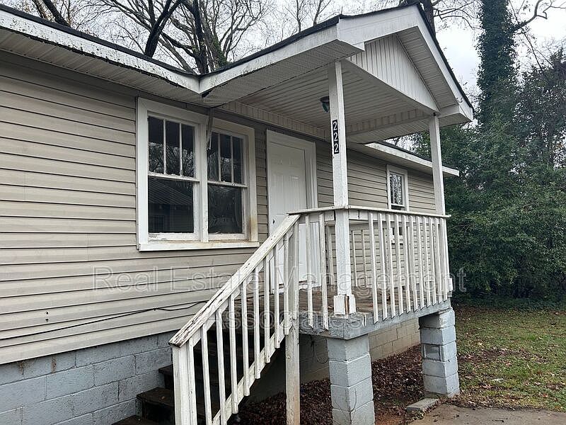 1st image of 222 N 15th St