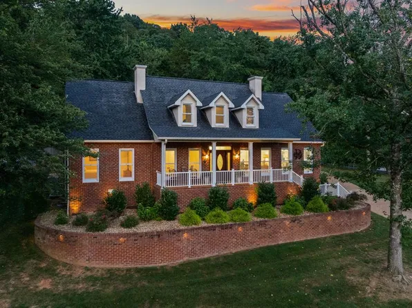 1566 N Plantation Dr, Cookeville, TN 38506