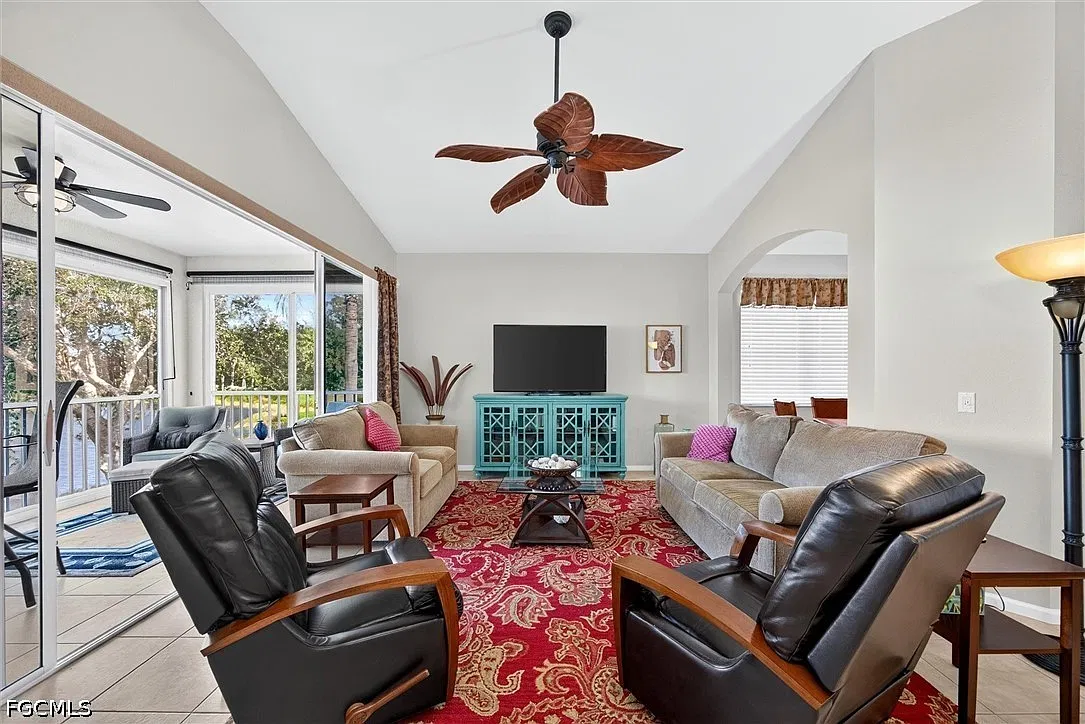 3 bed, 2.0 bath, 1690 sqft, $6,500 — Photo 3