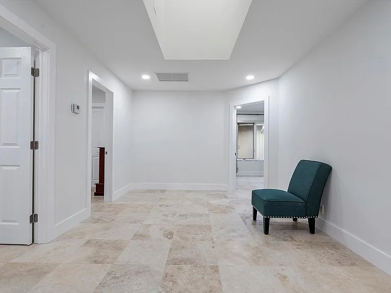 1421 Ponce De Leon Dr — Photo 47