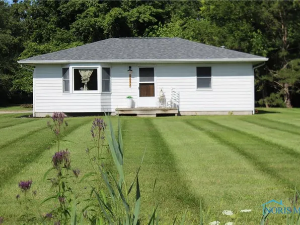 2032 S Berkey Southern Rd, Swanton, OH 43558