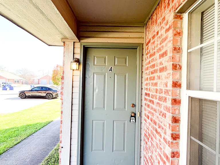 308 Creek St #A — Photo 2