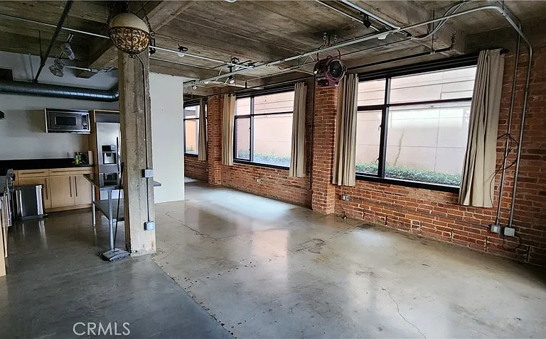 835 Locust Ave #108 — Photo 2