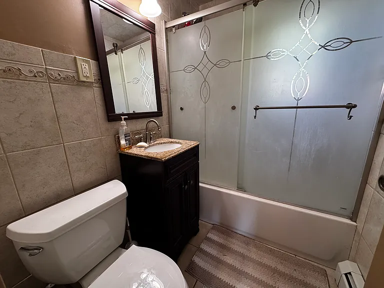 576 Uncas Ave — Photo 6