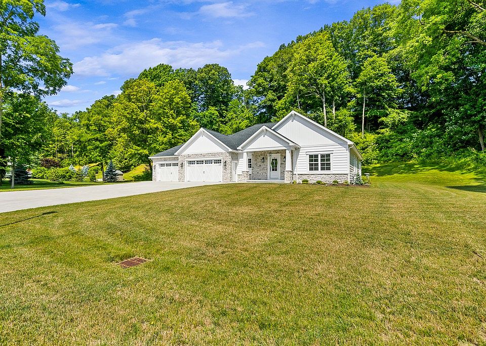 1704 Grist Mill Dr, North East, PA 16428 Zillow