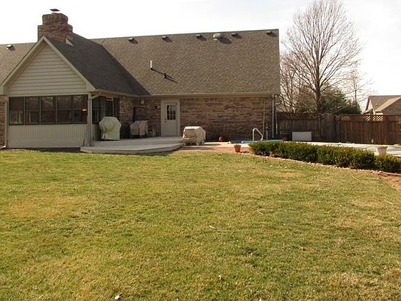 2nd image of 6123 Canterbury Ct