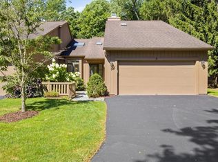 5 Circle Wood Rd, Rochester, NY 14625