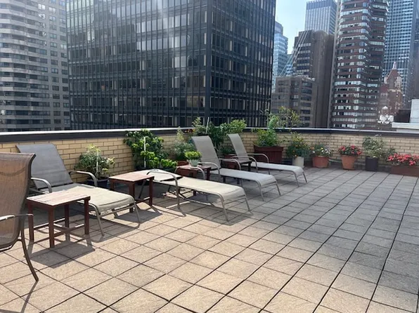 301 East 48th Street image 19 of 20