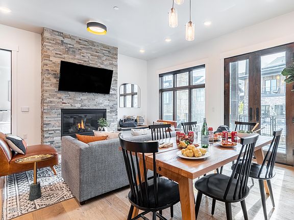 4th image of 3703 Blackstone Dr #109