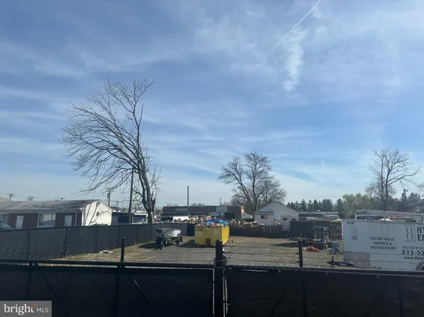 1412 Stewart Ave, Levittown, PA 19057