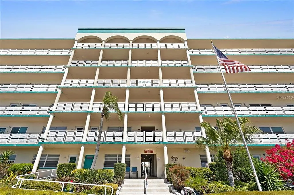 2 bed, 2.0 bath, 1120 sqft, $2,300 — Photo 3