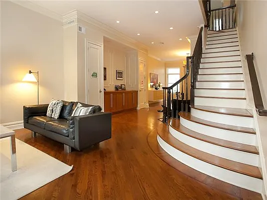 Sold by Avenue Sotheby's International Realty | media 11