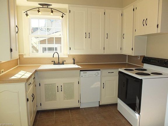 4th image of 214 Woodrow St NW