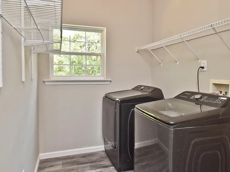 557 Marco Way — Photo 22