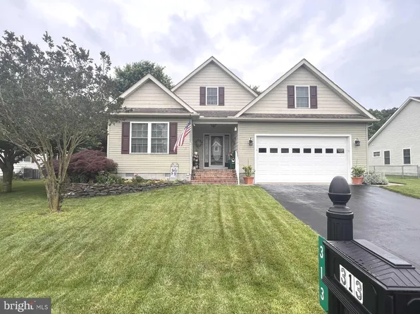 313 E 6th St, Blades, DE 19973