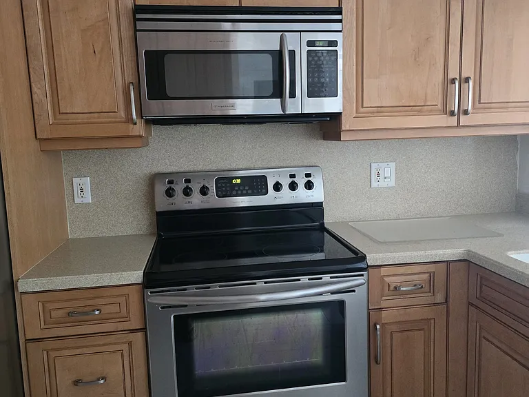 128 Swan Pkwy E — Photo 11
