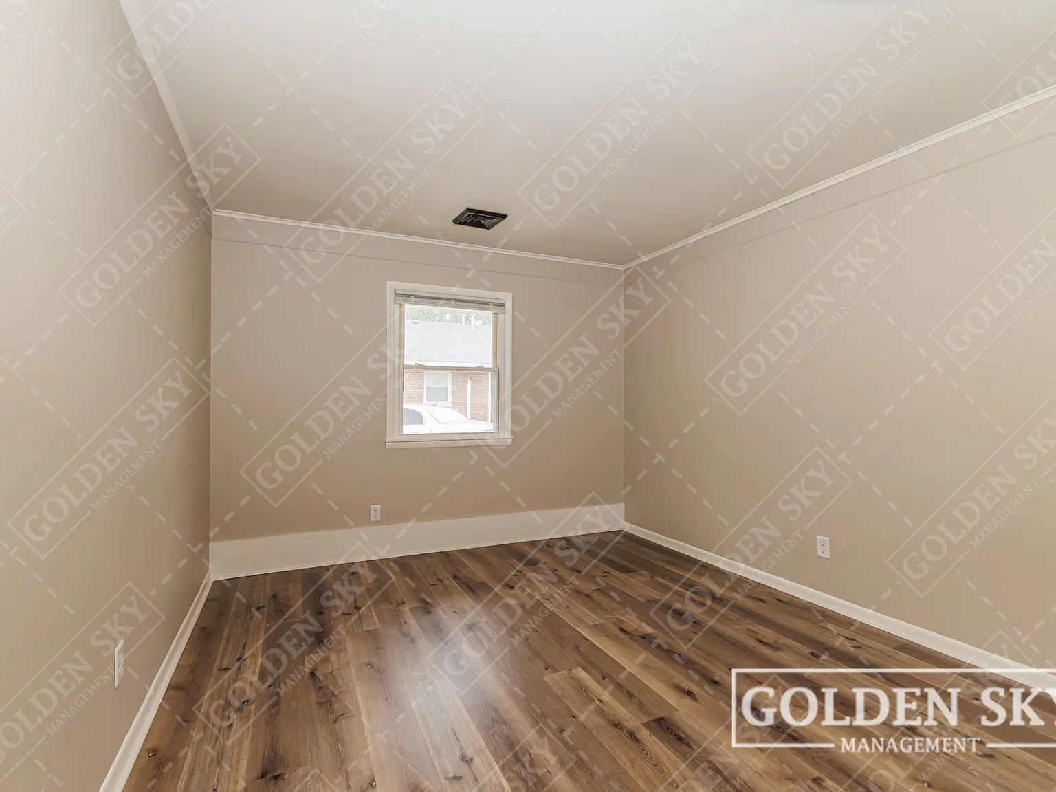 4611 South Madison Street - Unit 08 - 8 — Photo 2