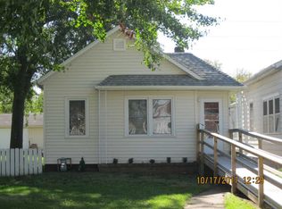 435 1st Ave, Clinton, IA 52732