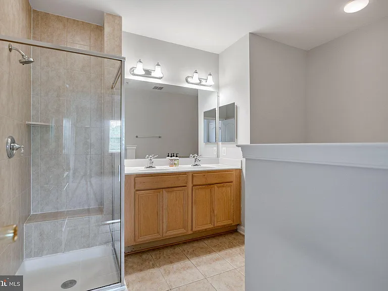13960 Greendale Dr — Photo 16