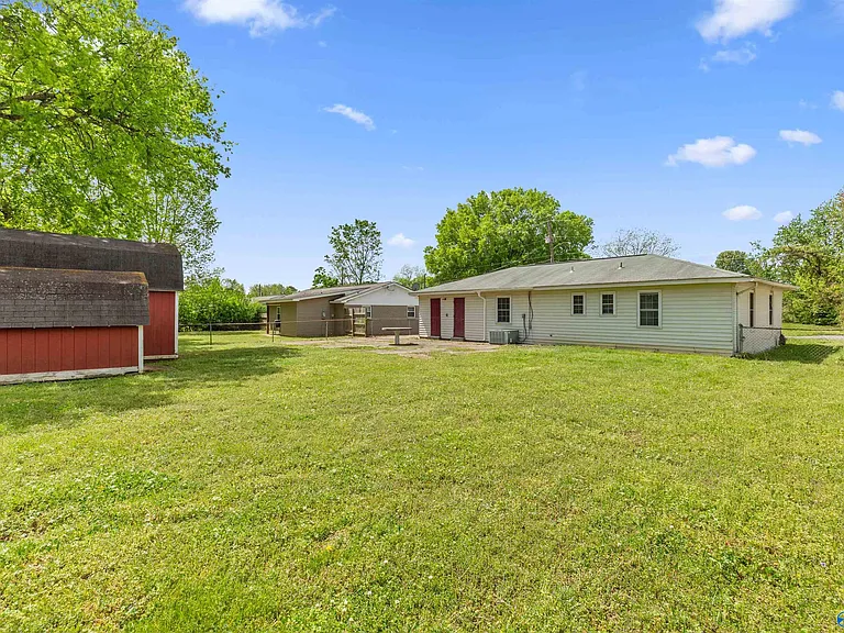 2406 Yorkshire Dr SW — Photo 6