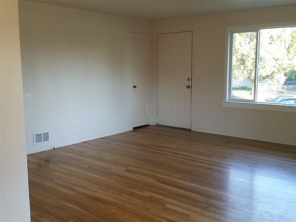 4th image of 607 E Rockwell Ave