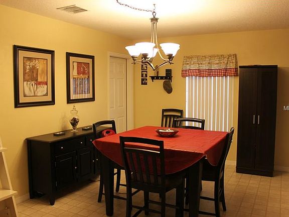5th image of 157 Owenshire Cir