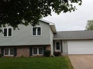 911 Well St, Onalaska, WI 54650