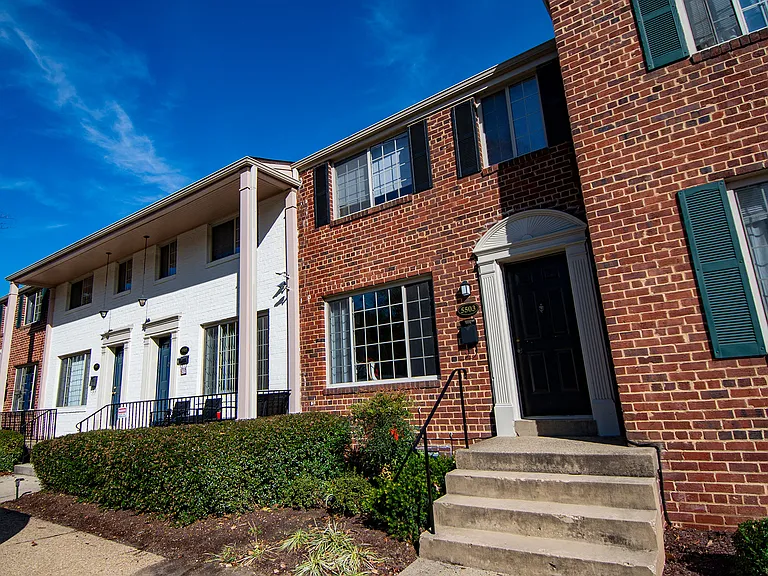 Brookville Townhomes Exterior 13