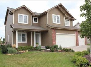 19714 Woolworth Ave, Omaha, NE 68130