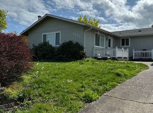 2248 La Canada Dr, Roseburg, OR 97471