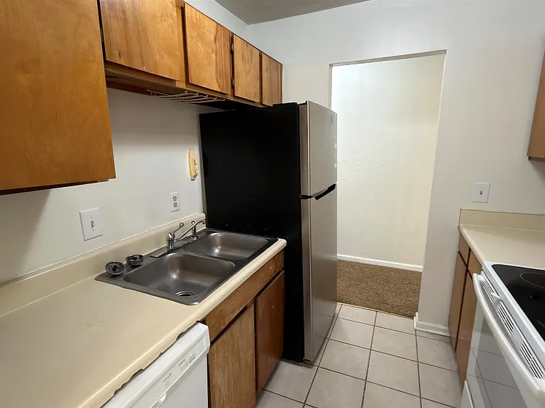 1315 Airport Dr #B02 — Photo 5