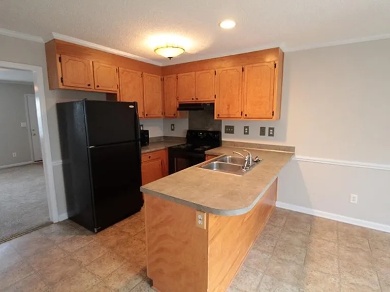 2345 Vineyard Dr #E-4 — Photo 8