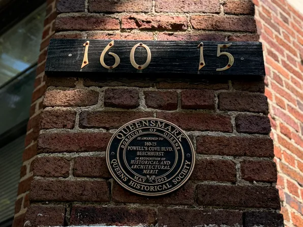 160-15 Powells Cove Boulevard image 11 of 11