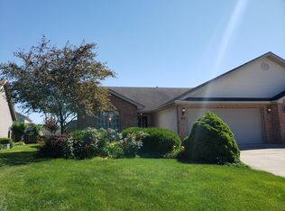 104 Jennifer Ct, Chatham, IL 62629